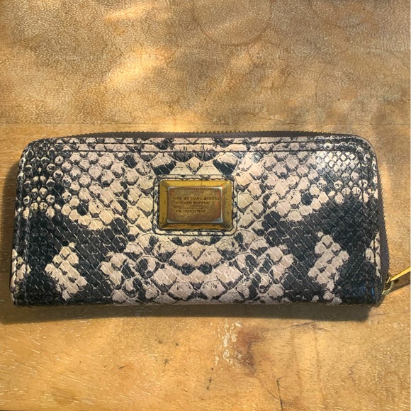 Marc Jacobs Wallet - Picture 1 of 4